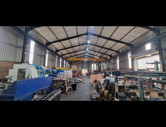 3,500M² FACTORY FOR SALE IN ANDERBOLT